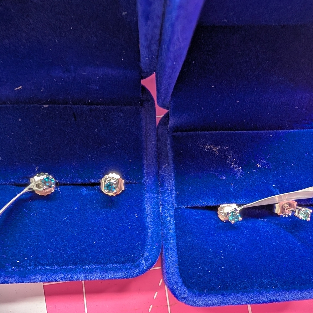 Blue diamond earings - Picture 1 of 4
